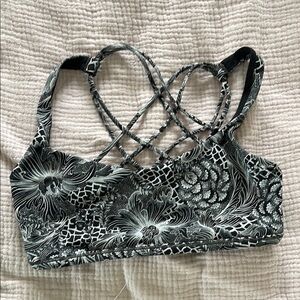 Lululemon free to be bra
